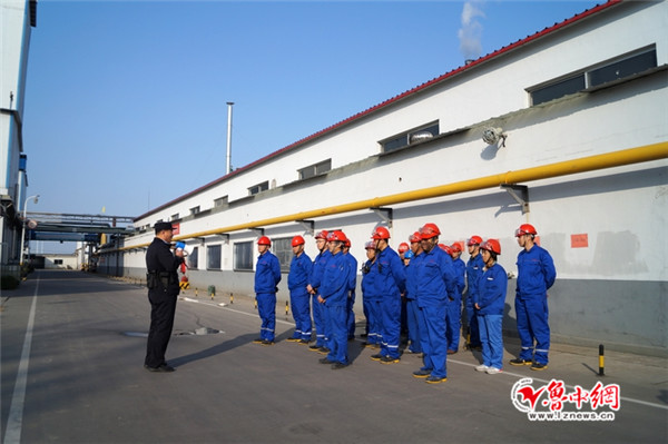 桓台县公安局周家派出所开展进企业消防演练活动
