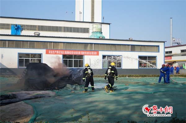 桓台县公安局周家派出所开展进企业消防演练活动