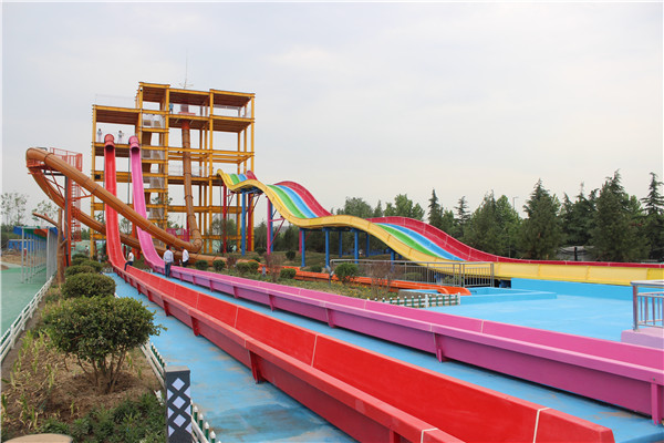 鲁中顶级水乐园 开启狂欢嘉年华 红莲湖885水世界盛大开园酷爽今夏